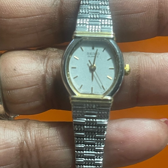 Seiko Women Watch Stainless Steel -EUC - Picture 6 of 12